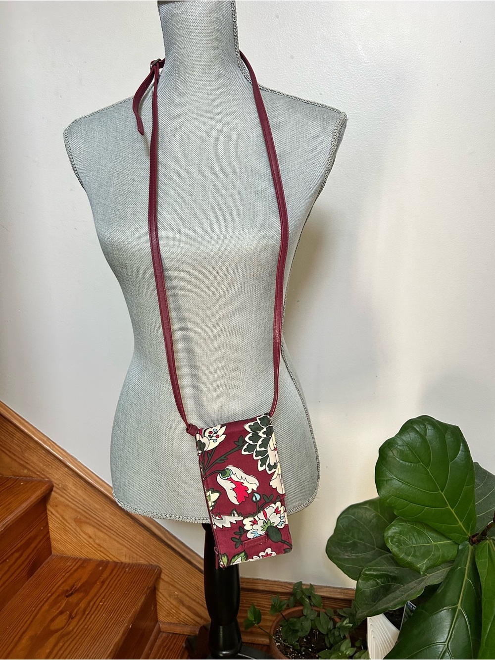 Retired Vera Bradley Bordeaux Blooms Crossbody in Burgundy - Women Bags